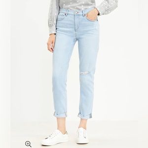LOFT Super Soft Mid Rise Light Wash Girlfriend Jean, Sz 10/30
